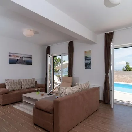 Prázdninový dům Family Friendly House With A Swimming Pool Skrip, Brac - 20897 Supetar